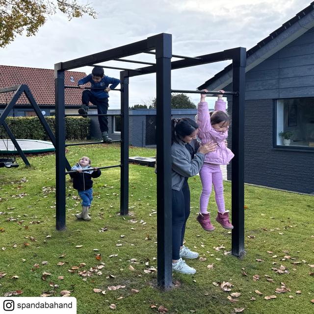 Outdoor Fitness træningsstativ - model 4 - sort m/sorte beslag