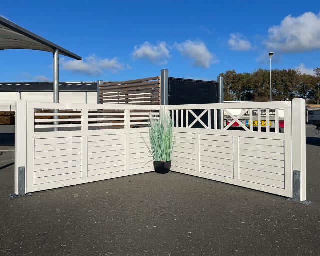 Decora og Vinesse hegn