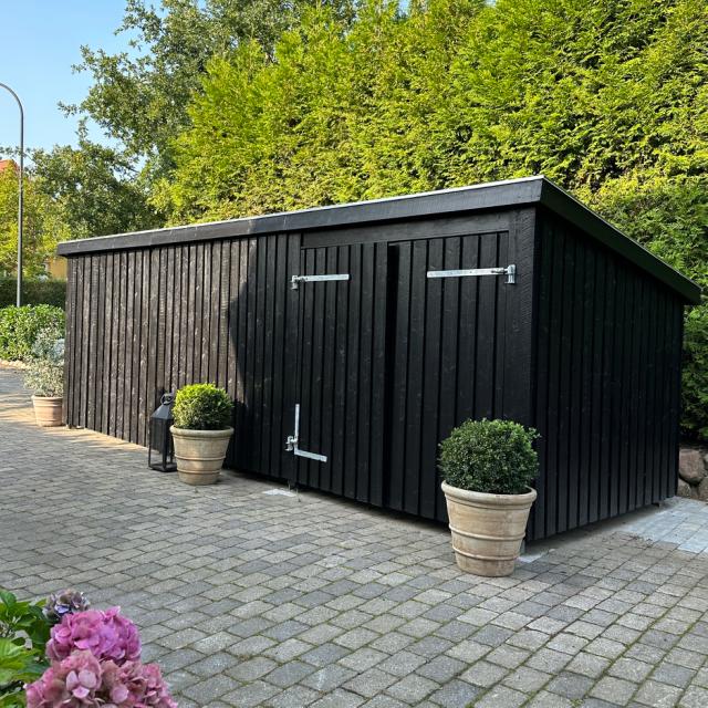 Nordic Multi Gartenhaus 14 m² - 3 Module Doppeltür und geschlossene Fassade