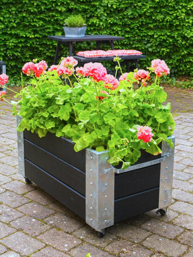 Cubic blomsterkasse m/hjul - 87x45 cm - sort