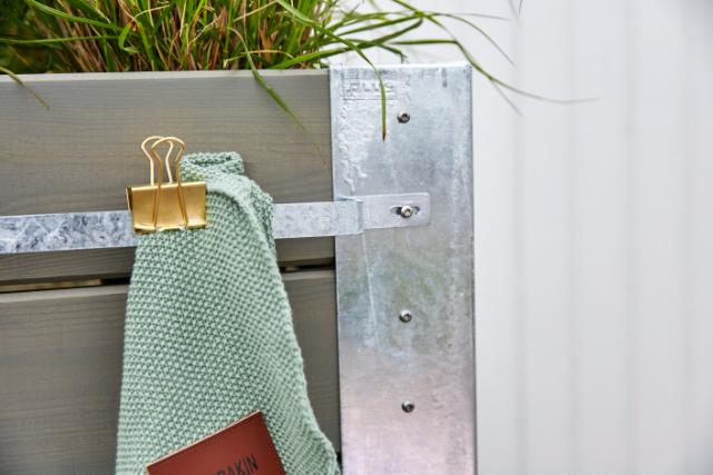 Cubic Blomsterkasse m/hjul - 120×95 cm - Gråbrun