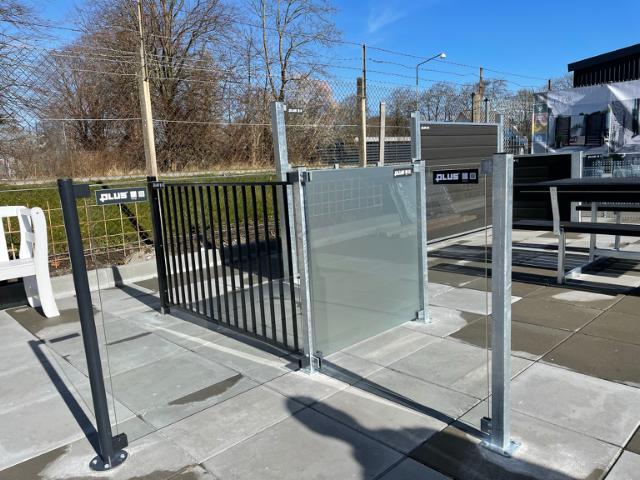 Artura Komposithegn - Futura Komposithegn - Basic Forhavehegn - Glashegn klart og frosted - Basic Bord-/Bænksæt RePlast - Stålstolper - Sorte pulverlakerede stålstolper runde og firkantet