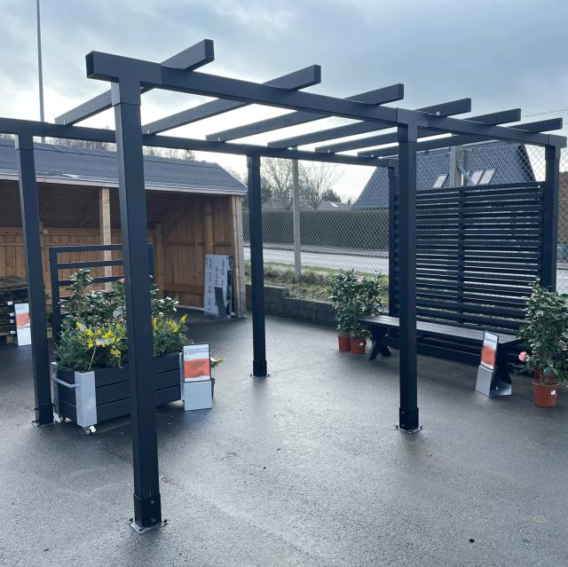 Cubic Beslag - Cubic Stolpefod - Omlimede træstolper - Tokyo Hegn - Omlimede træstolper - Cubic Blomsterkasse med espalier - Nostalgi Plankebænk