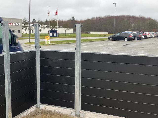 Opsætning af Futura Komposithegn m/klart glas og stålstolper
