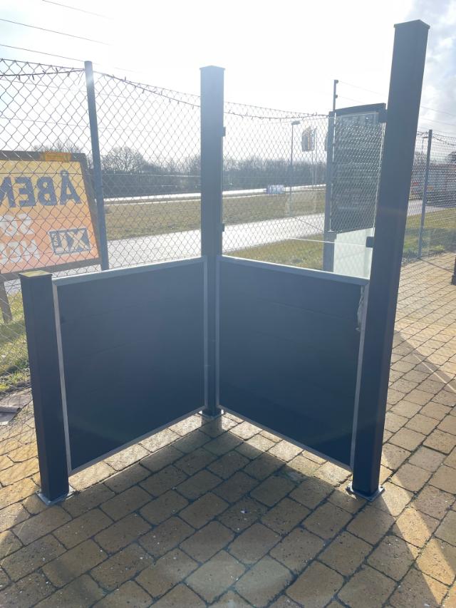 Futura Komposithegn - Futura Komposithegn m/klart glas - Kompositstolper - Stolpefod til kompositstolper til montering på fundament