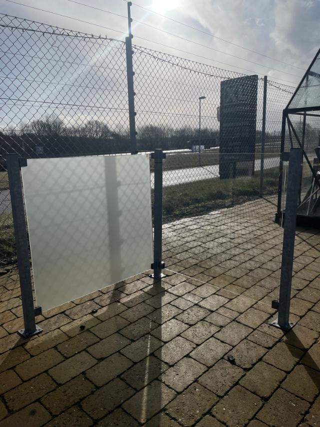 Glashegn Frosted - Glashegn Klart - Stålstolper til montering på fundament