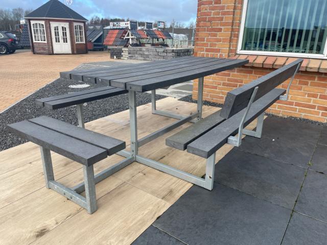 Basic Bord/Bænksæt RePlast sort med ryglæn og påbygning