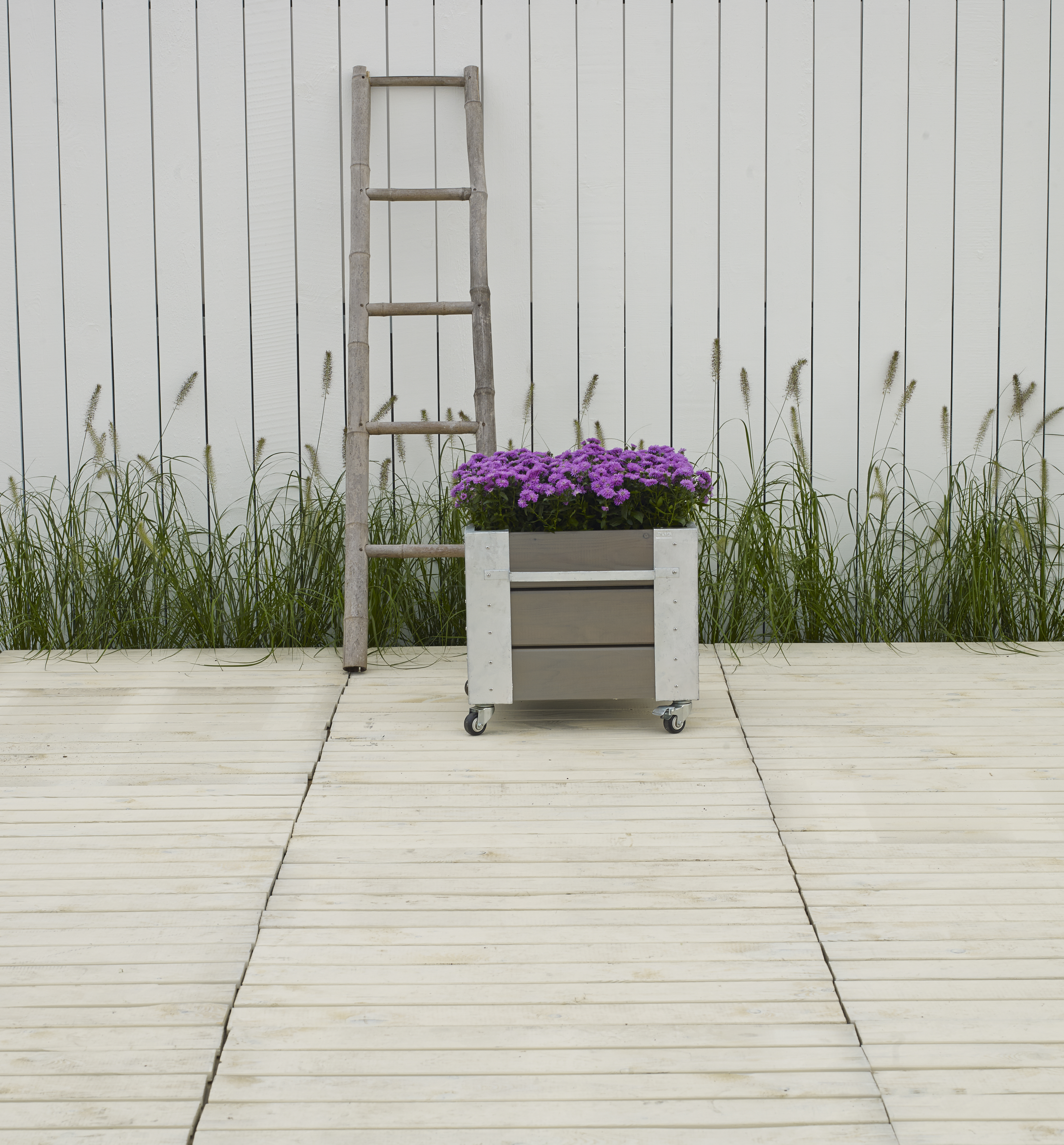 Cubic Blomsterkasse m/hjul - 46×45 cm - Gråbrun