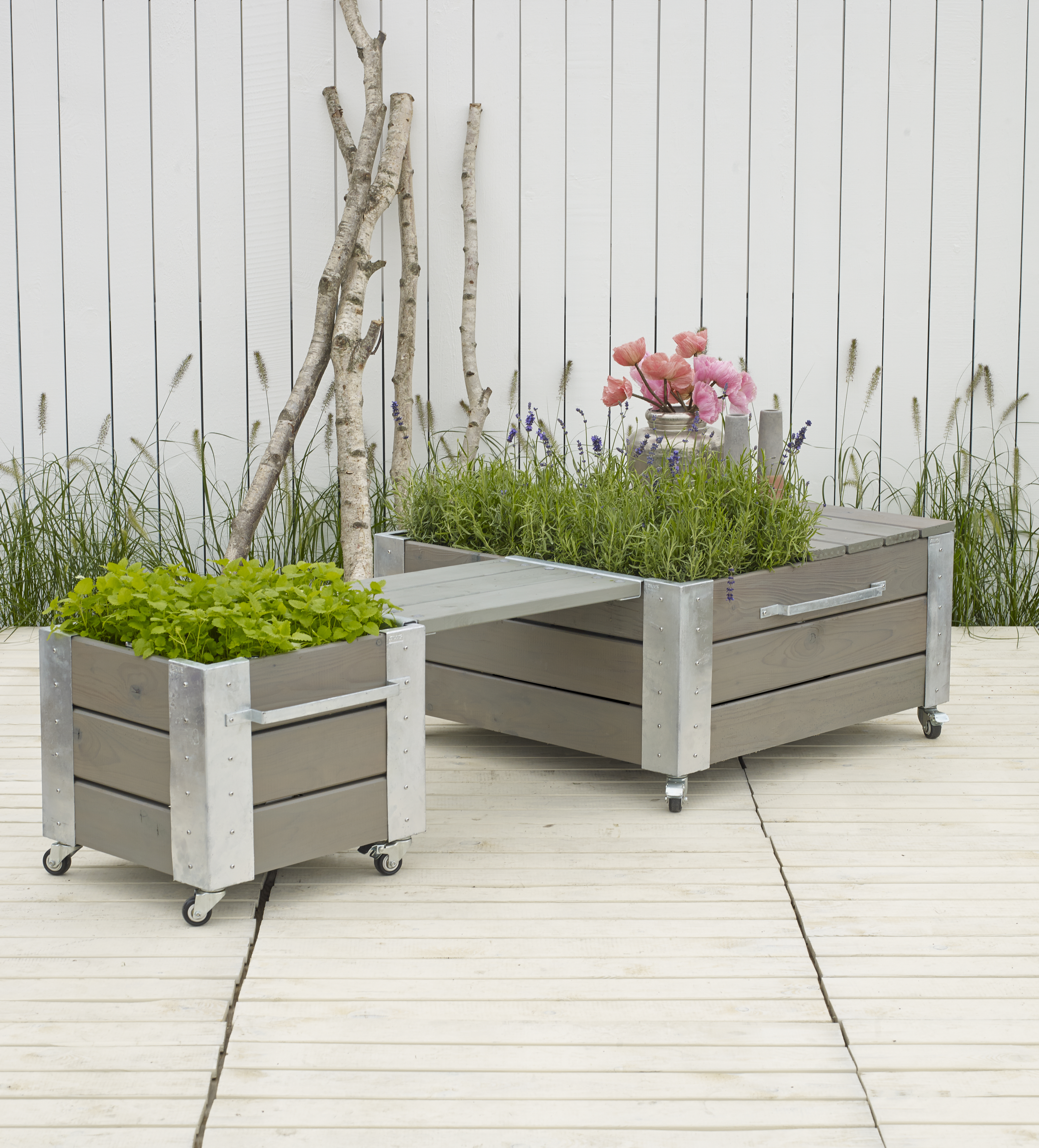 Cubic Blomsterkasse m/hjul - 46×45 cm - Gråbrun