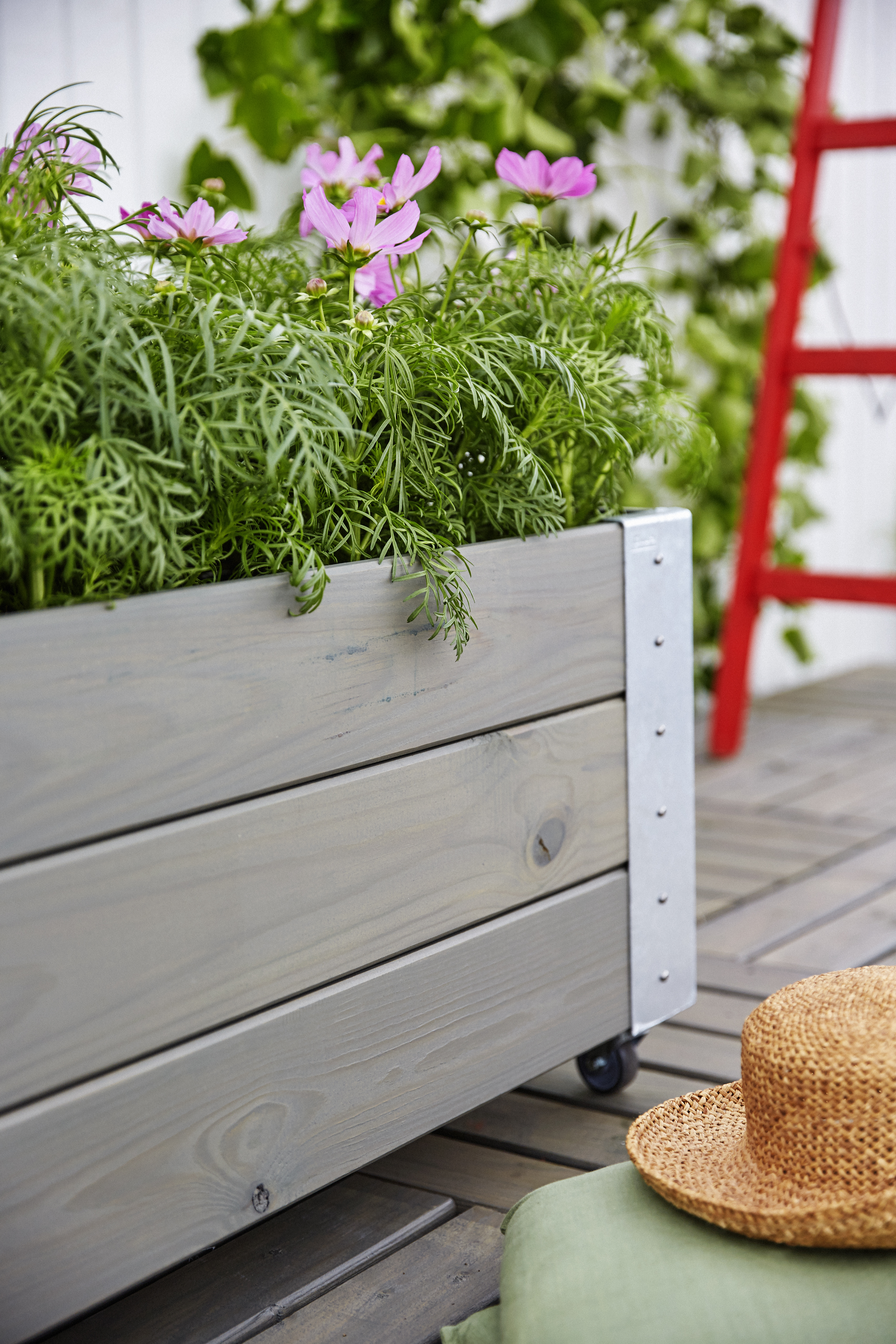 Cubic Blomsterkasse m/hjul - 120×45 cm - Gråbrun