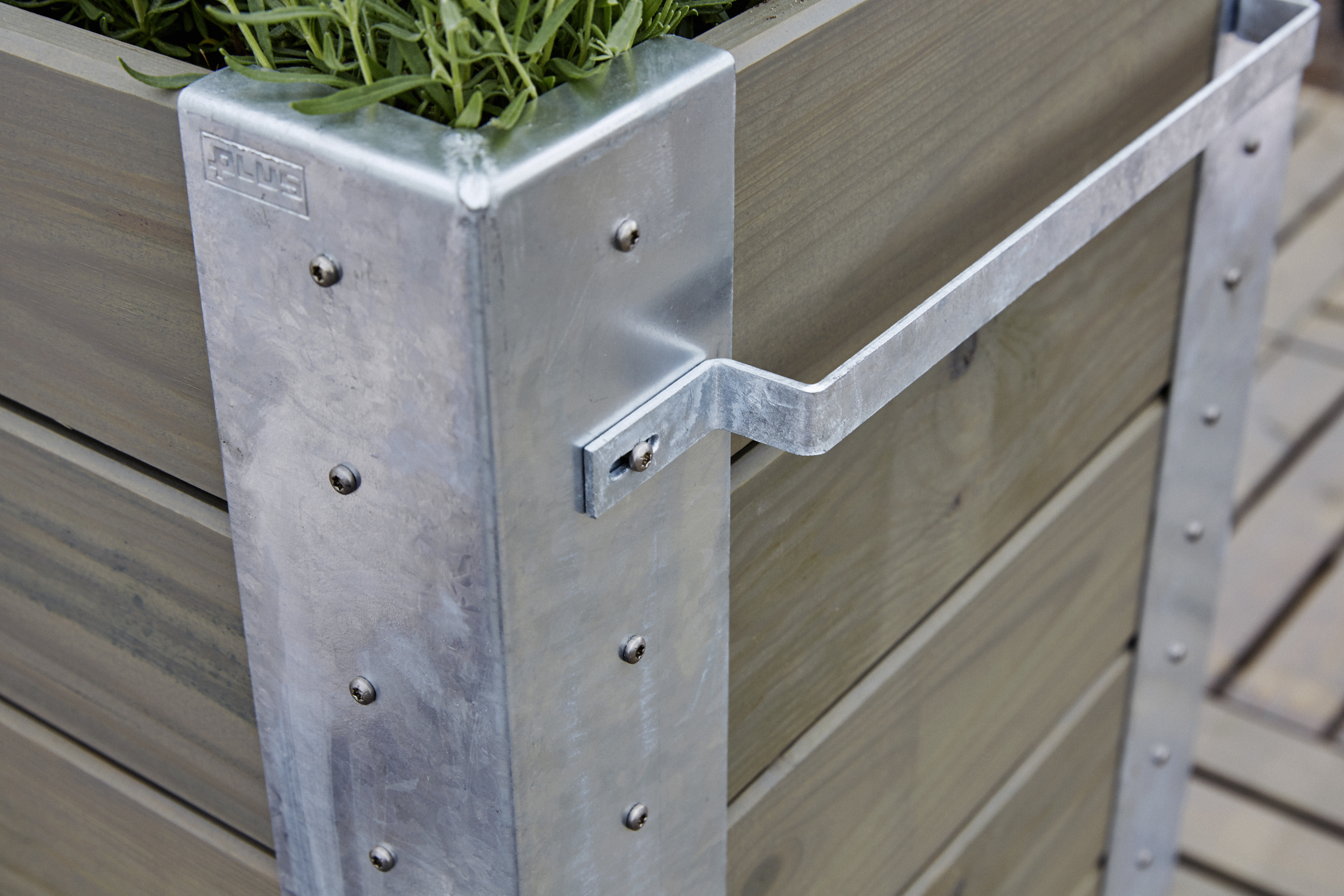 Cubic Blomsterkasse m/hjul - 120×95 cm - Gråbrun