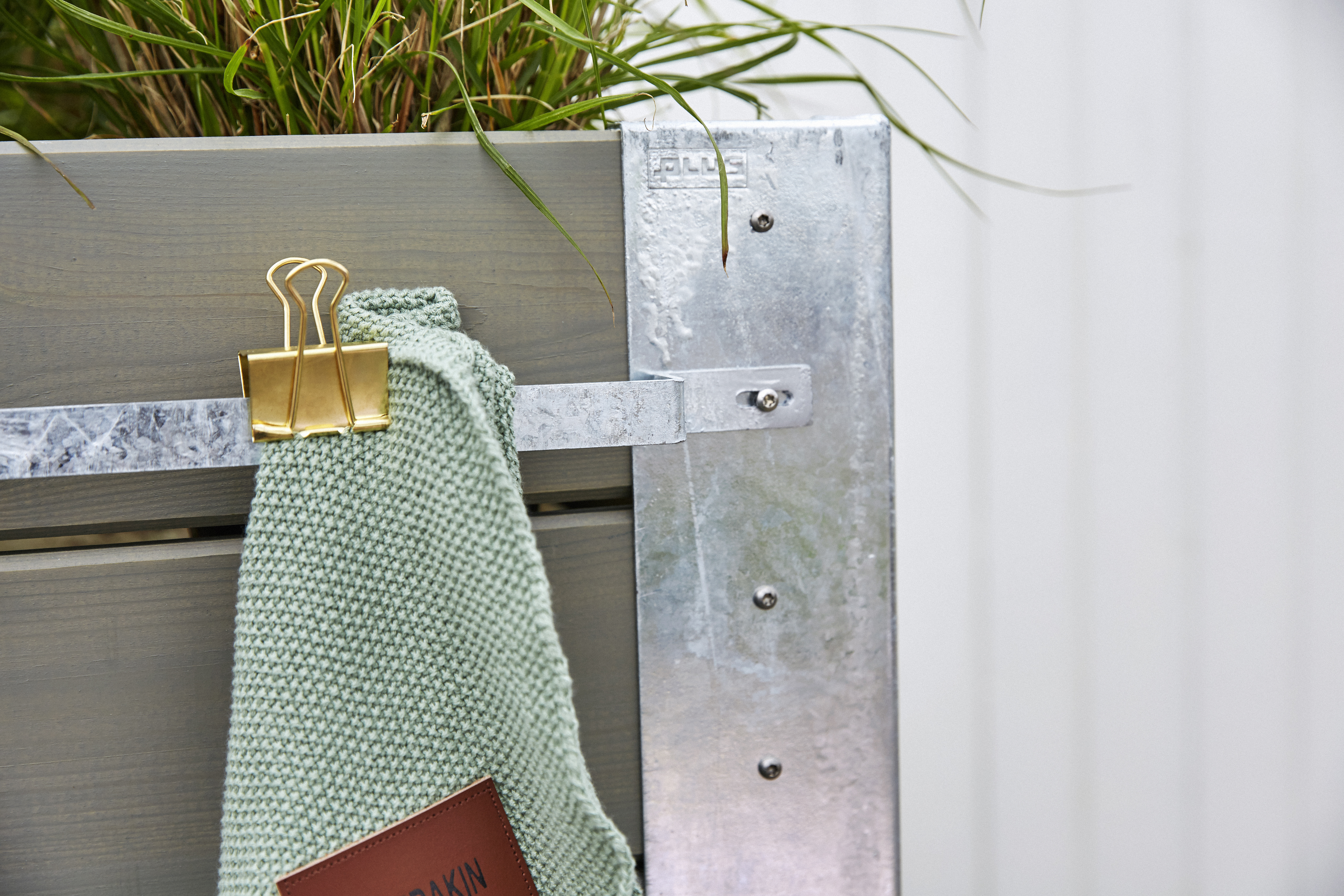 Cubic Blomsterkasse m/hjul - 120×95 cm - Gråbrun