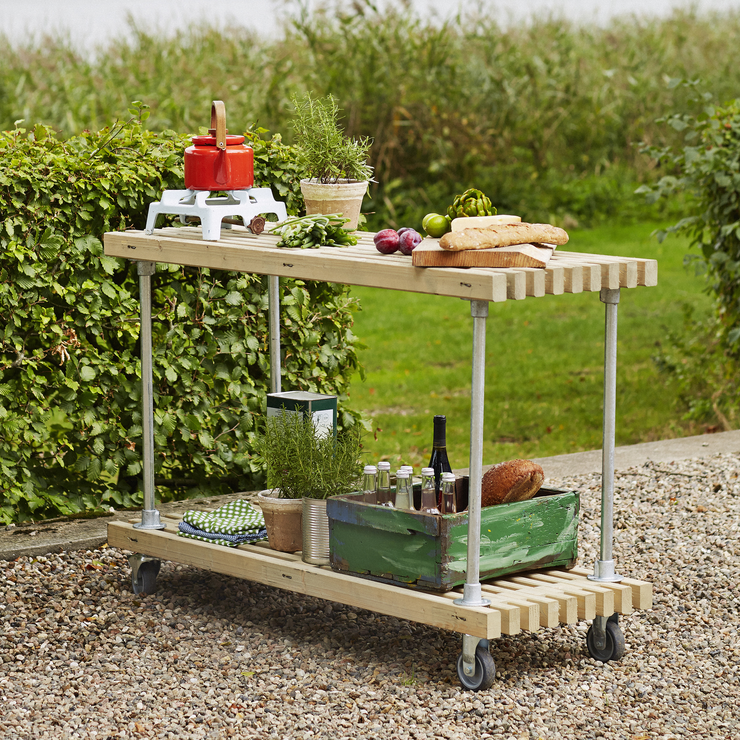 Latten Grill- und Anrichtetisch